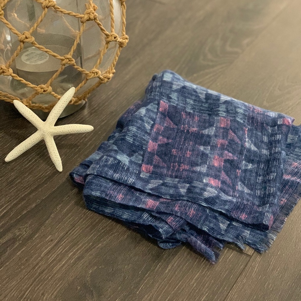 Brand new old navy scarf.